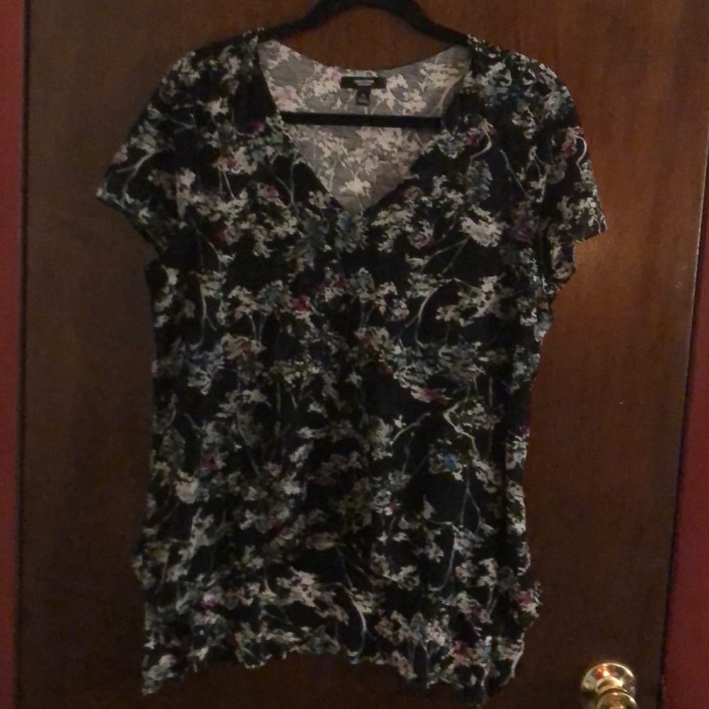 Woman’s XL Vera Wang Blouse